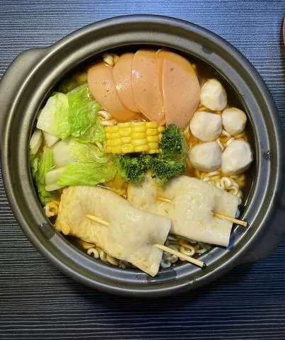 Hình ảnh Mì cay chả cá hàn quốc ( như hình )