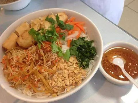 Hình ảnh BÚN BÌ CHẢ GIÒ CHAY