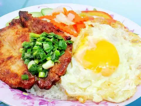 Hình ảnh Cơm sườn trứng