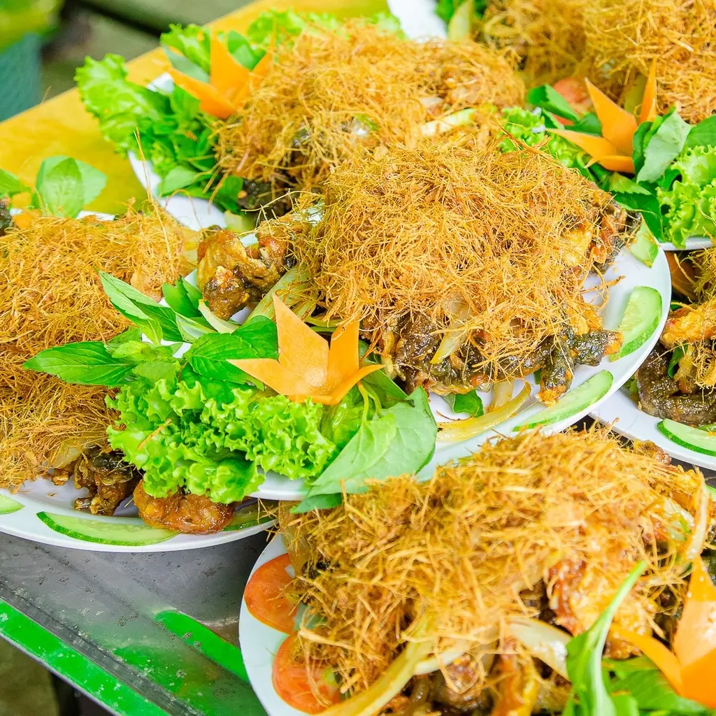 Hình ảnh ẾCH NÚP LÙM