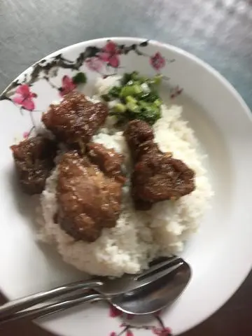 Hình ảnh Cơm sườn non xào sả
