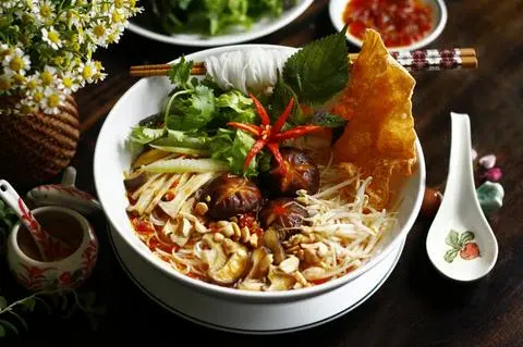 Hình ảnh bún Huế chay