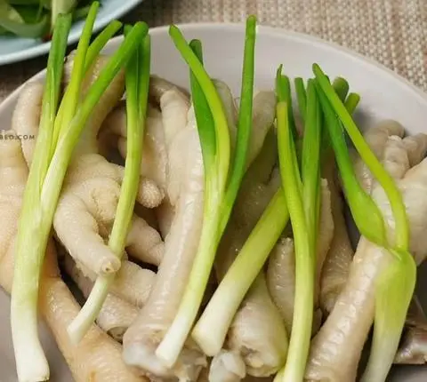 Hình ảnh Chân Gà Hấp Hành Phần Lớn