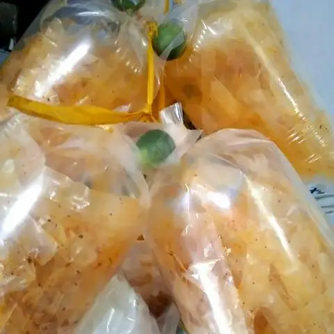 Hình ảnh Bánh tráng muối trộn khô