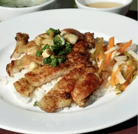 Hình ảnh Cơm Sườn Nướng