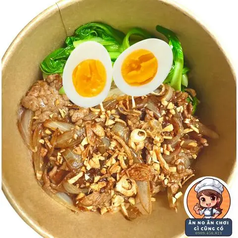 Hình ảnh Mì Trộn Bò Xào + Củ Hành + Trứng Lòng Đào