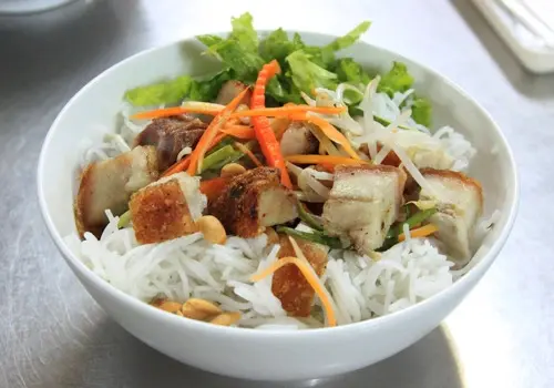 Hình ảnh Combo Mặn 1  (1 Bún Heo Quay + 1 Nước Ép)