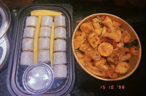 Hình ảnh combo chân gà & bánh tráng lụi