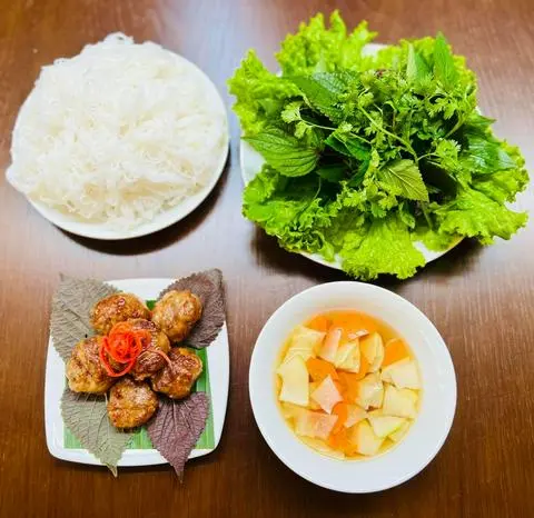 Hình ảnh Bún chả thịt viên