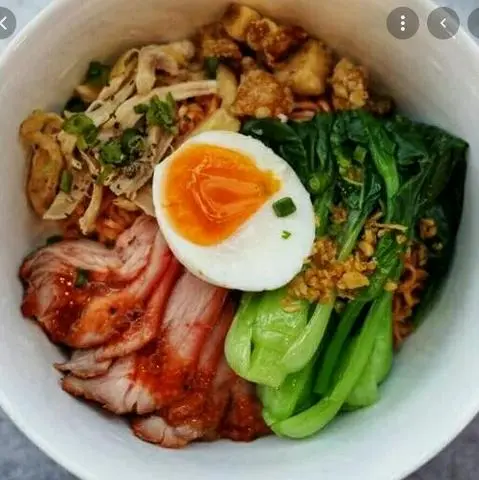 Hình ảnh Mì trộn xá xíu Mickey