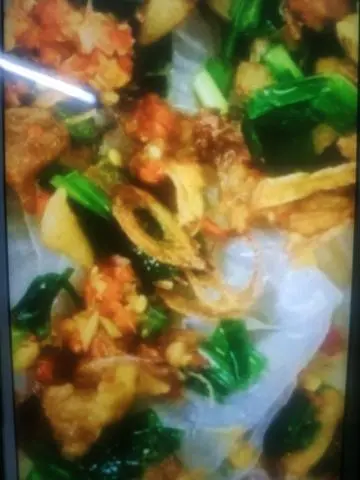 Hình ảnh Bánh tráng phơi sương dẻo trộn mỡ hành tóp mỡ chiên trứng cút
