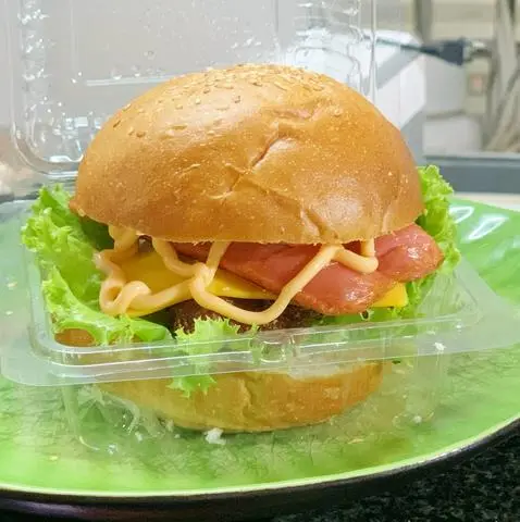 Hình ảnh Burger Xúc xích - Phô mai lát