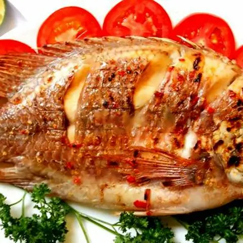 Hình ảnh Cơm cá diêu hồng chiên