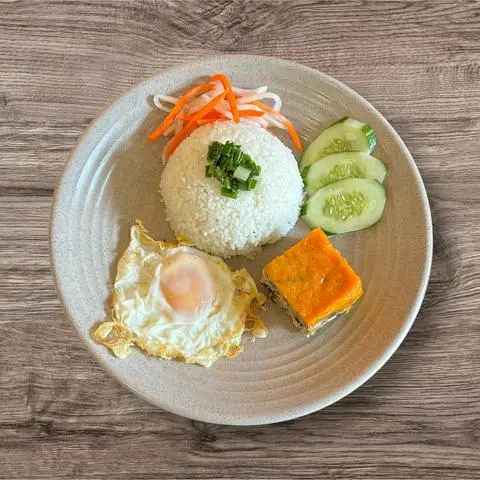 Hình ảnh Cơm tấm chả ốp la