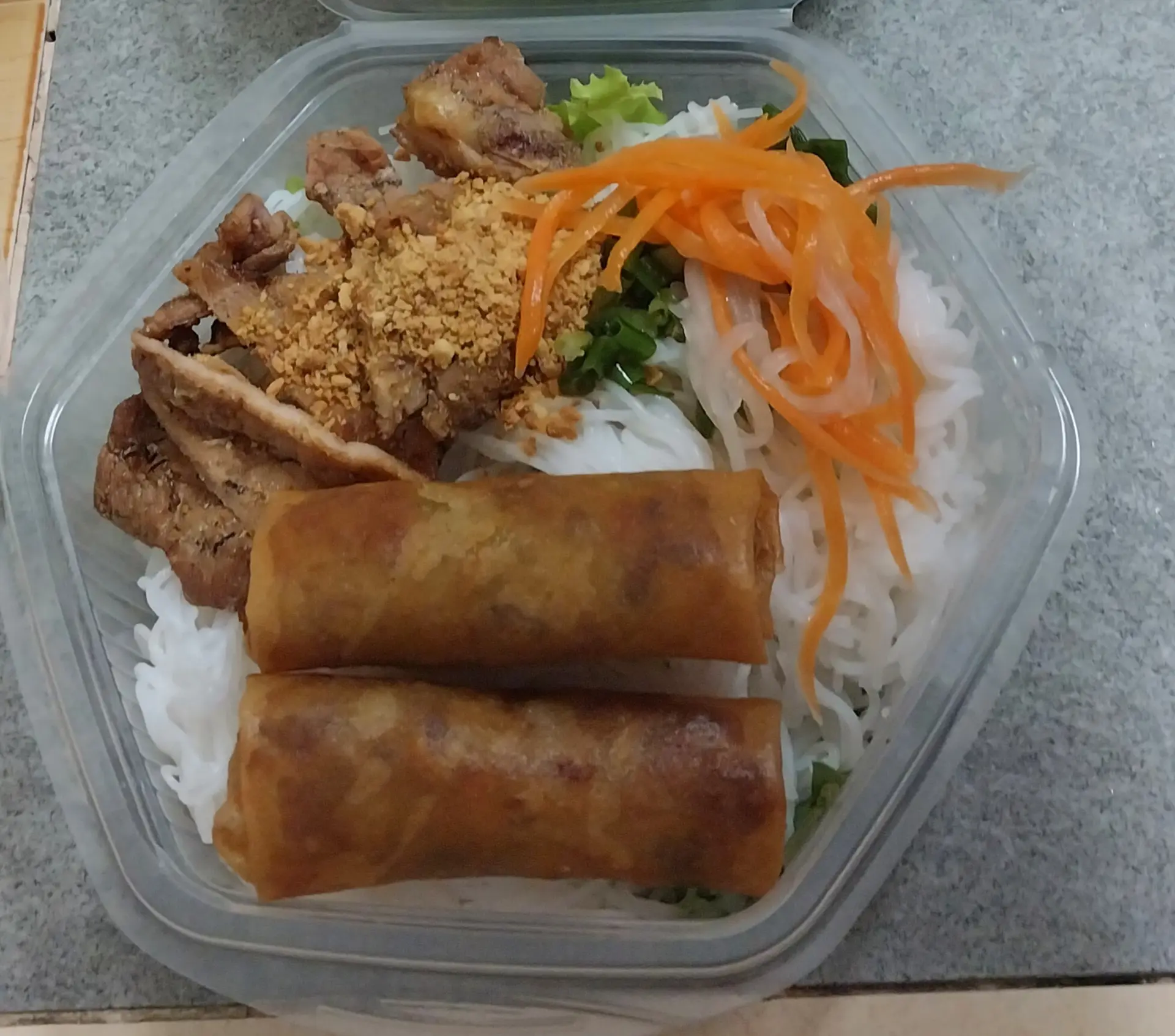 Hình ảnh bùn thịt nướng chã giò + nem nướng