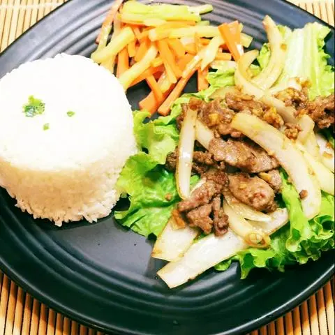Hình ảnh Cơm bò xào cay