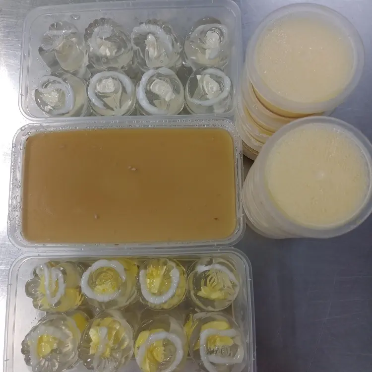 Hình ảnh Combo 5: 1 rau câu phẳng, 1 rau câu phô mai, 1 rau câu dừa bánh flan, 10 cái bánh flan