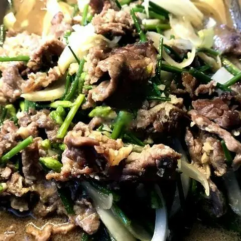 Hình ảnh Cơm bò xào củ hành
