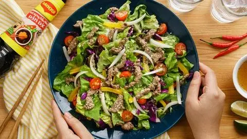 Hình ảnh Salad dầu giấm trộn thịt bò + trứng