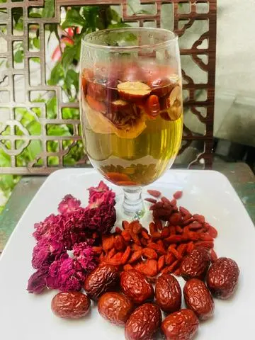 Hình ảnh Trà Bổ Máu ( Bồi bổ khí huyết) (Trà nóng )