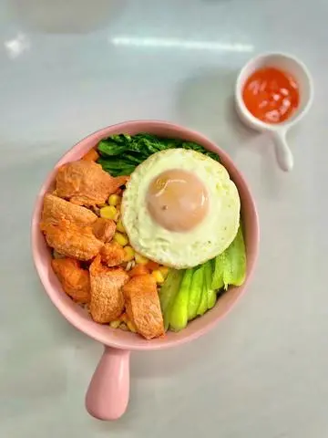Hình ảnh Mì vú heo + trứng