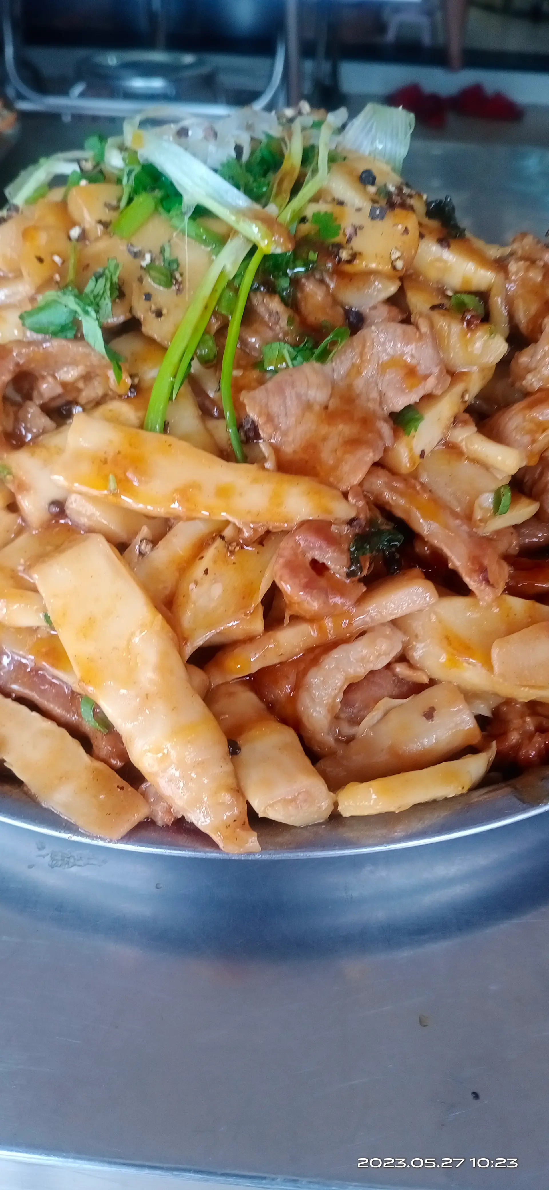 Hình ảnh Cơm Thịt Xào Măng