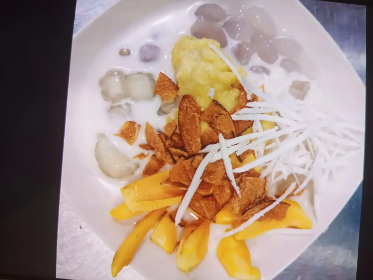 Hình ảnh Chè dừa dầm sầu riềng