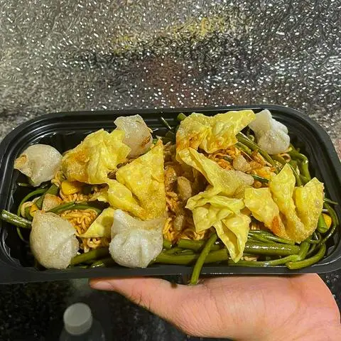 Hình ảnh Mì Trộn Sốt Cay Hoành Thánh