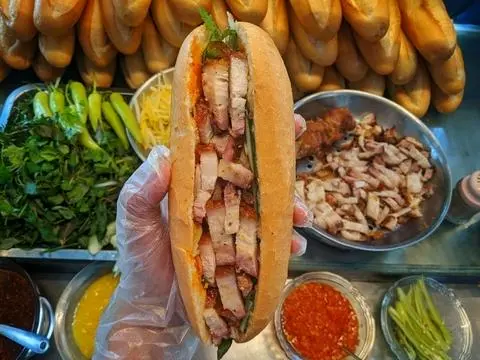 Hình ảnh Bánh Mì Heo Quay 