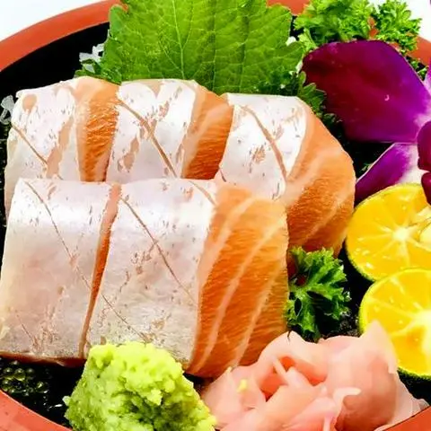 Hình ảnh Sashimi bụng cá hồi 5ps - salmon belly sashimi