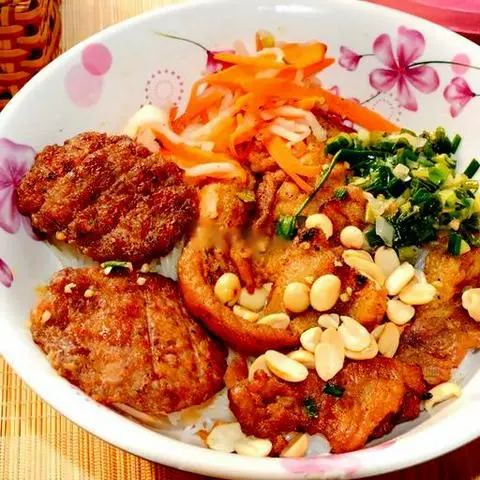 Hình ảnh Bún thịt nướng nem - không chả giò