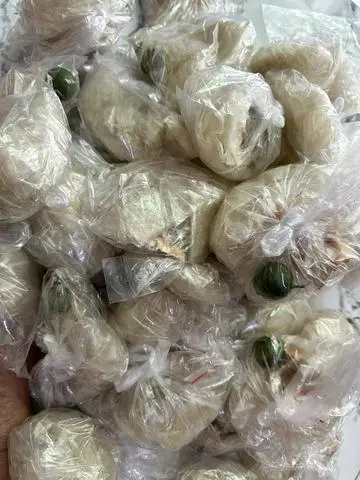 Hình ảnh 10 bịch Bánh tráng muối sặc ủ bơ