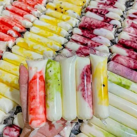 Hình ảnh Combo 10 túi sữa chua mix trái cây