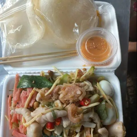 Hình ảnh CHÂN gà rút xương TRỘN tré (siêu to)