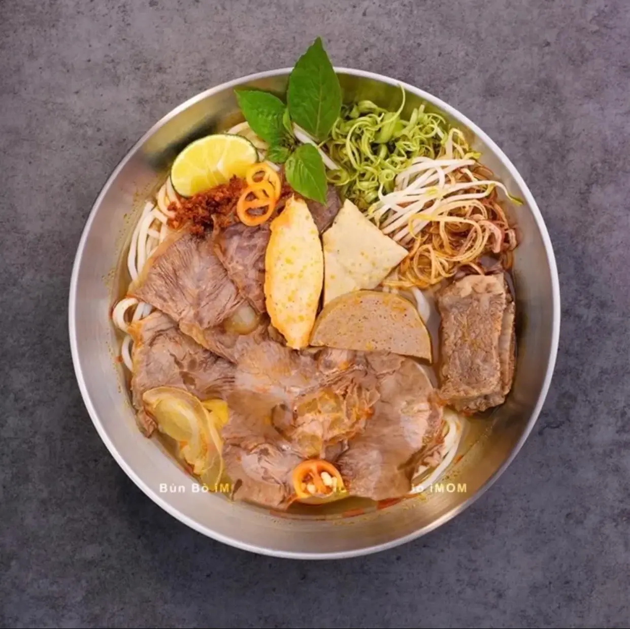 Hình ảnh Bún bò Đặc biệt (Full Topping)