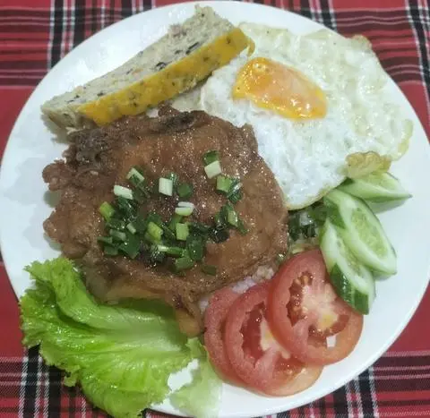 Hình ảnh CƠM SƯỜN+ỐP LA+CHẢ 