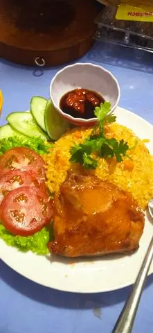 Hình ảnh Cơm gà sốt mắm bẹ đùi 