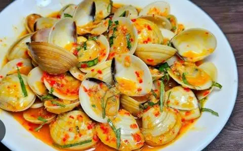 Hình ảnh Nghêu xào bơ cay