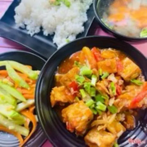 Hình ảnh Đậu hủ thịt bằm sốt cà chua 