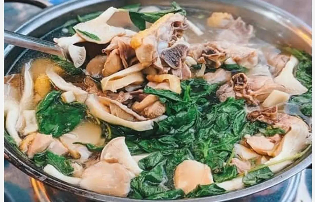 Hình ảnh Lẩu gà lá é nhỏ (2-3 người ăn)