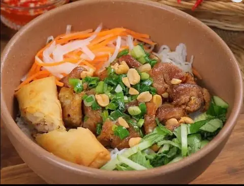 Hình ảnh Bún thịt nướng - chả giò