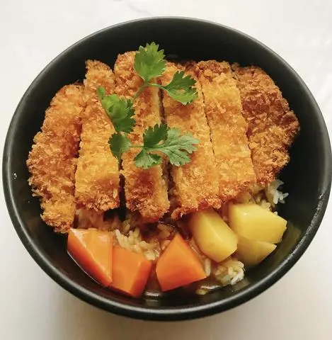 Hình ảnh Cơm Cari Heo Chiên Giòn