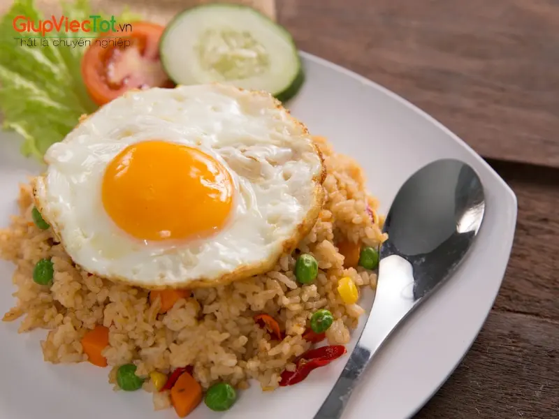 Hình ảnh Cơm chiên tỏi trứng