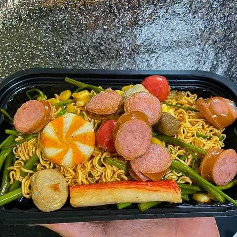 Hình ảnh Mì Trộn Sốt Cay Đặc Biệt kèm Tắc Mật Ong