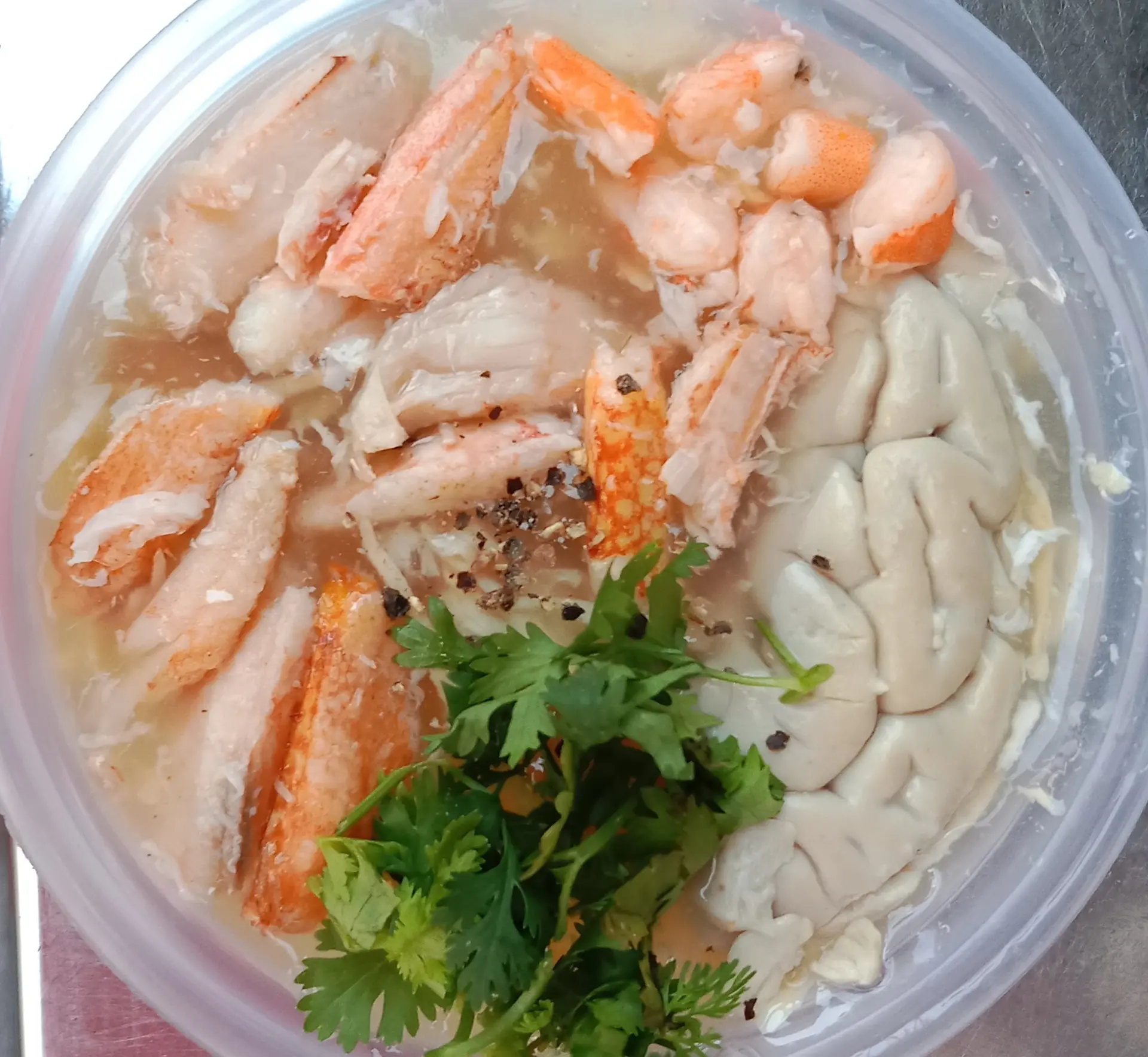 Hình ảnh Súp cua tôm óc heo + 2 Trứng Cút,thịt cua tươi màu trắng 