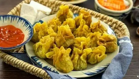 Hình ảnh Hoành thánh chiên