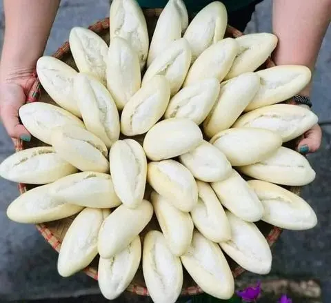 Hình ảnh Bánh Mì Tươi Mini 20 Cái 