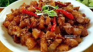 Hình ảnh Cơm ba chỉ xào mắm ruốt