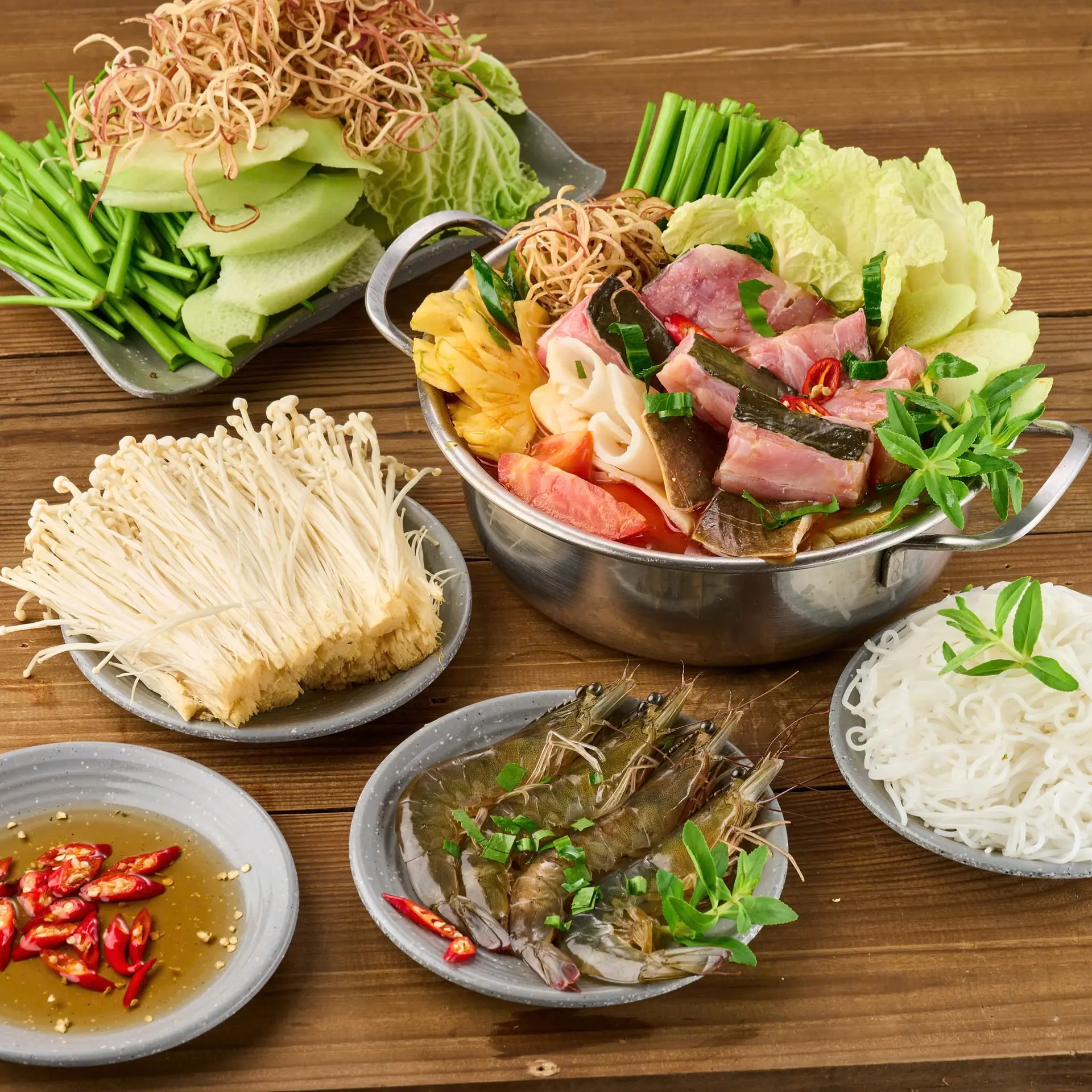 Hình ảnh Combo Lẩu Cá Đuối Thêm Tôm Và Nấm Kim Châm
