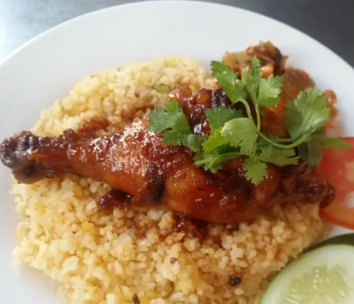 Hình ảnh Cơm gà sốt Thái
